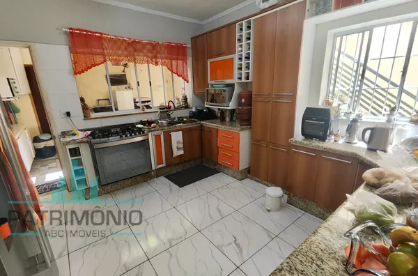 Sobrado à venda no Bairro Cerâmica em São Caetano Do Sul.