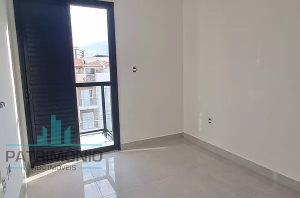 Cobertura à venda no Bairro Campestre em Santo André.