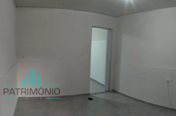 Casa para locação no bairro Nova Gerty em São Caetano do Sul.