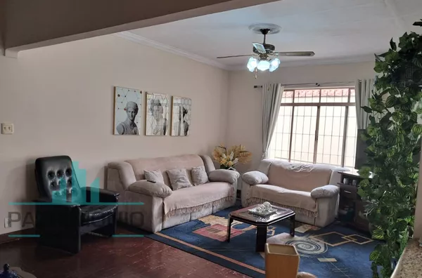 Casa com 400m² de terreno para venda no Bairro Santa Maria em São Caetano do Sul.