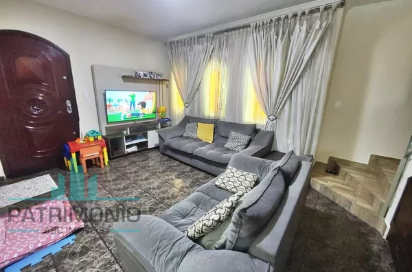 Sobrado à venda no Bairro Nova Gerty em São Caetano Do Sul.