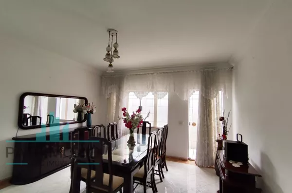 Casa térrea à venda no Bairro Olímpico em São Caetano Do Sul.