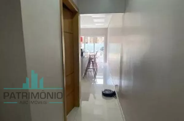 Sobrado à venda no Bairro Campestre em Santo André.