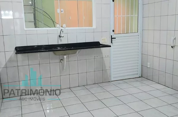 Sobrado com 5x25m² a venda na Vila Valparaíso - Santo André.