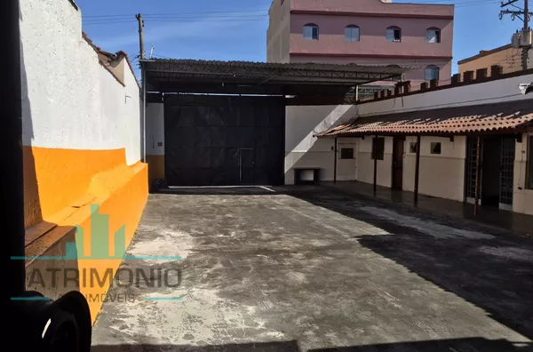 Galpão à venda no bairro Cerâmica em São Caetano do Sul.