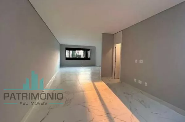 Casa assobradada à venda no bairro Santo Antônio - São Caetano do Sul.