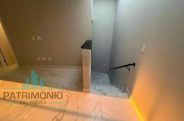 Casa assobradada à venda no bairro Santo Antônio - São Caetano do Sul.