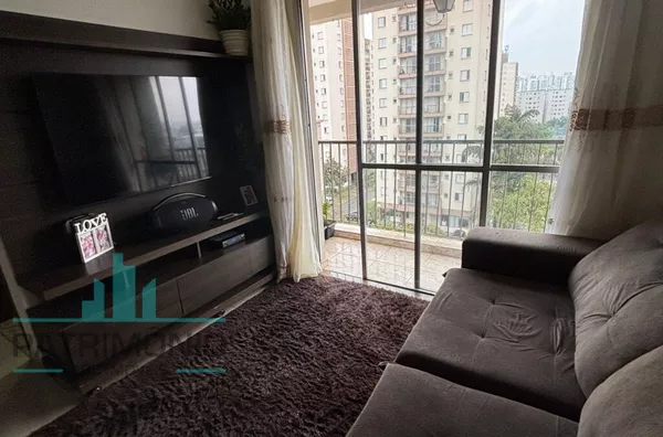 Apartamento à venda no Bairro Jardim Patente em São Paulo.
