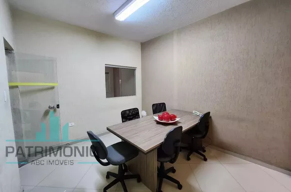 Sobrado mobiliado para locação comercial no bairro Barcelona em São Caetano do Sul. 