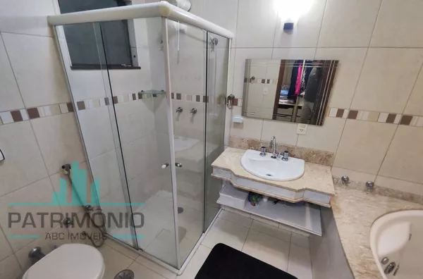 Sobrado Espaçoso com 3 Suítes e 4 Vagas – Bairro Osvaldo Cruz. - Foto 22