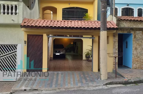 Sobrado Espaçoso a venda no Bairro Campestre em Santo André.