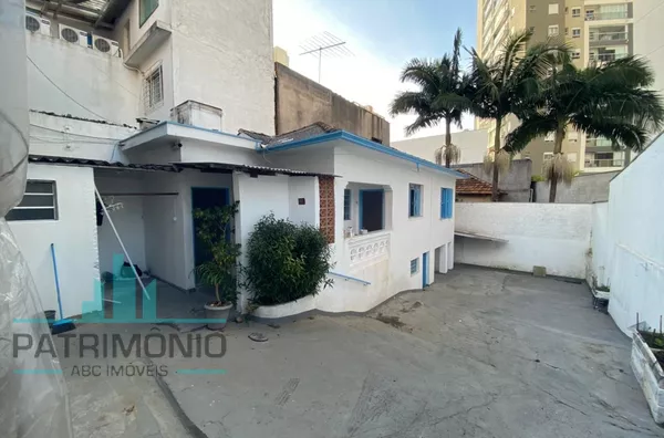 Galpão Comercial com Casa no Terreno a venda em São Caetano do Sul.