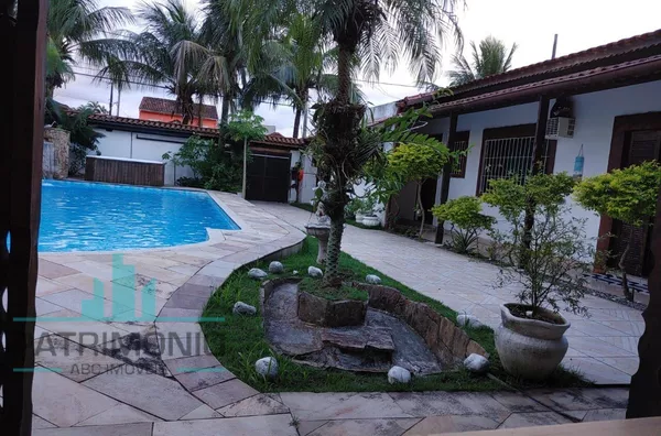Casa para venda e locação no Bairro Maracanã na Praia Grande.