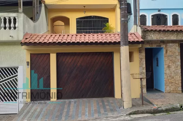 Sobrado Espaçoso a venda no Bairro Campestre em Santo André.