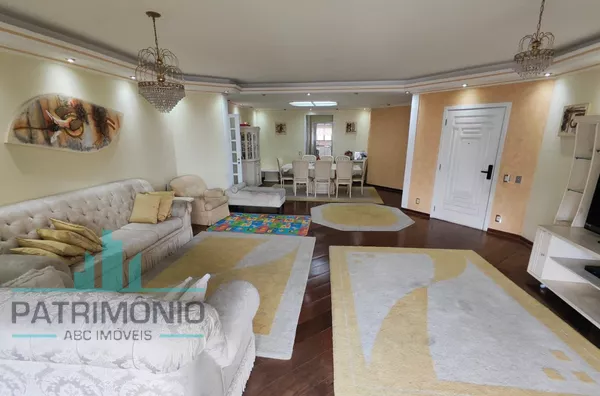 Apartamento 235 m² com 4 Dormitórios e 3 Vagas no Bairro Santo Antônio – São Caetano do Sul
