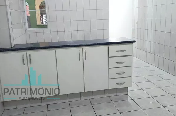 Sobrado com 5x25m² a venda na Vila Valparaíso - Santo André.