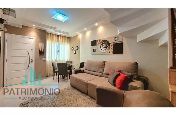 Sobrado à venda no Bairro Nova Petrópolis em São Bernardo Do Campo.