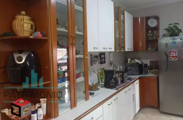 Casa com 400m² de terreno à venda no Bairro Santa Paula em São Caetano Do Sul.