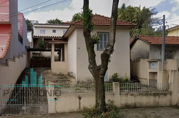Casa a venda com Excelente terreno no Bairro Jardim - Santo André.