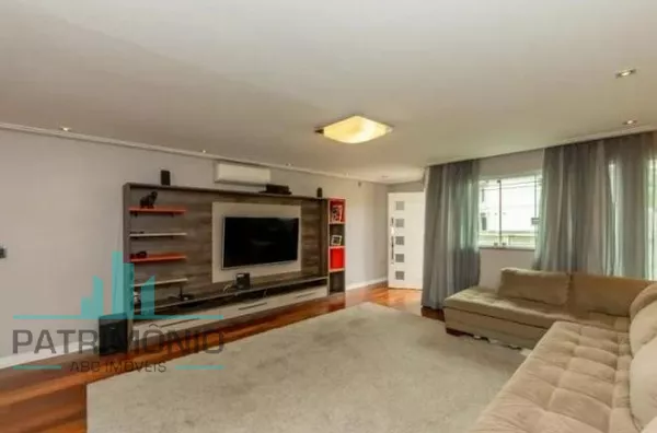 Sobrado à venda no Bairro Olímpico em São Caetano do Sul.