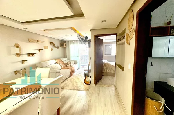 Apartamento à venda no Parque São Vicente em Mauá. 