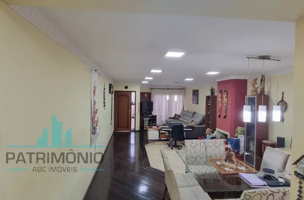 Sobrado Espaçoso a venda no Bairro Santa Maria em São Caetano do Sul