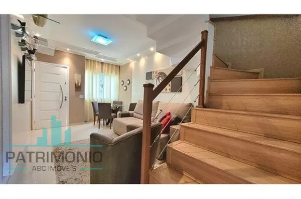 Sobrado à venda no Bairro Nova Petrópolis em São Bernardo Do Campo.