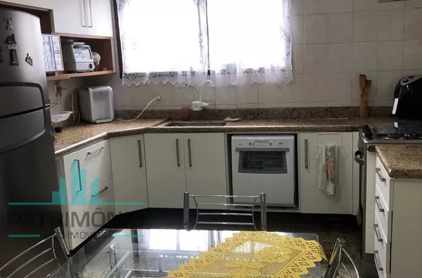 Amplo sobrado para venda no bairro Jardim São Caetano - São Caetano do Sul.