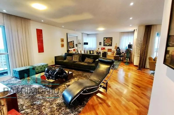 Apartamento à venda Condomínio Edifiício Maison Savoy no bairro Santo Antônio em São Caetano do Sul.