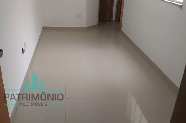 Cobertura à com 2 quartos no Parque Erasmo Assunção em Santo André.