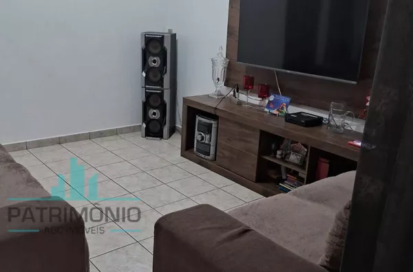 Casa a venda com terreno de 9x35m² no Bairro Nova Gerty em São Caetano do Sul