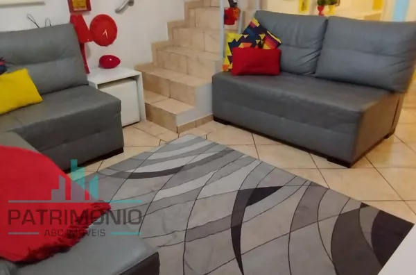 Sobrado em condomínio fechado a venda na Vila Palmares em Santo André.