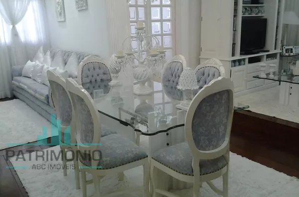 Amplo sobrado à venda no Bairro Barcelona em São Caetano do Sul.