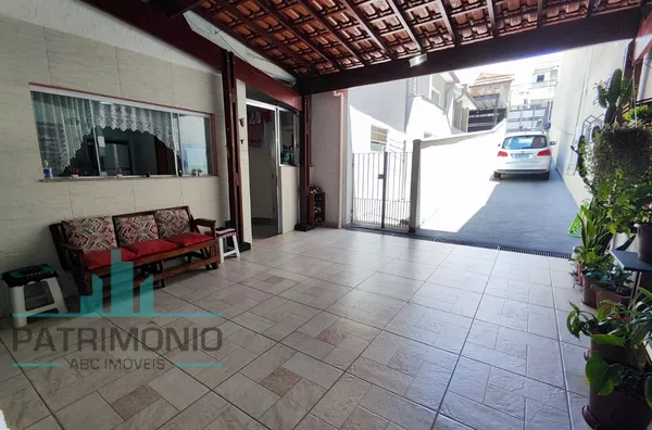 Imóvel com 2 casas no quintal a venda no Bairro Olímpico - São Caetano.