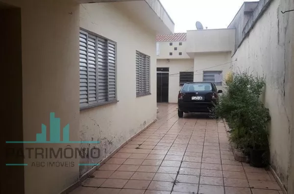 Casa térrea com 295 metros de terreno no Bairro Osvaldo Cruz - São Caetano do Sul/SP