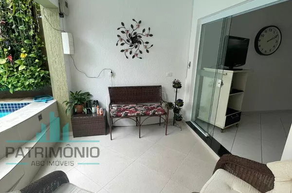 Sobrado de alto padrão a venda no Bairro Cerâmica em São Caetano do Sul.