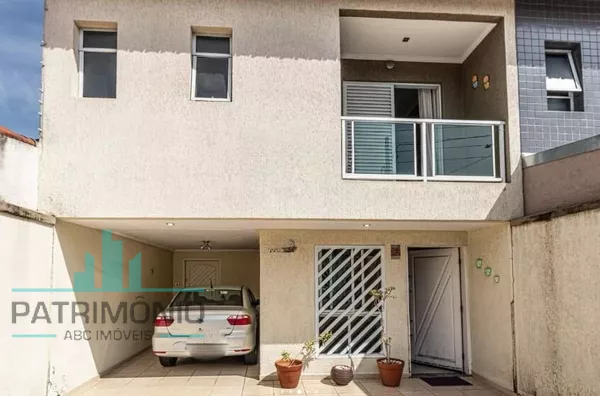 Sobrado à venda no Bairro Santa Paula em São Caetano do Sul.