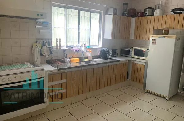 Casa à venda no Bairro Campestre em Santo André. 