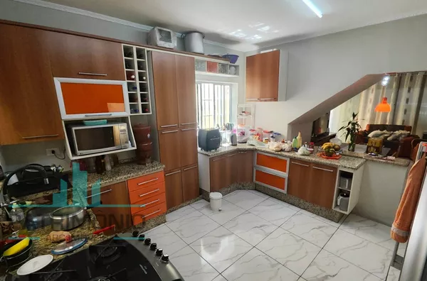 Sobrado à venda no Bairro Cerâmica em São Caetano Do Sul.