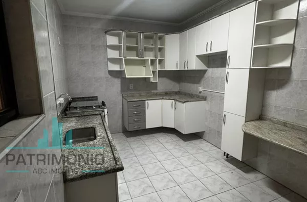 Apartamento térreo à venda no bairro Santa Maria em São Caetano do Sul.