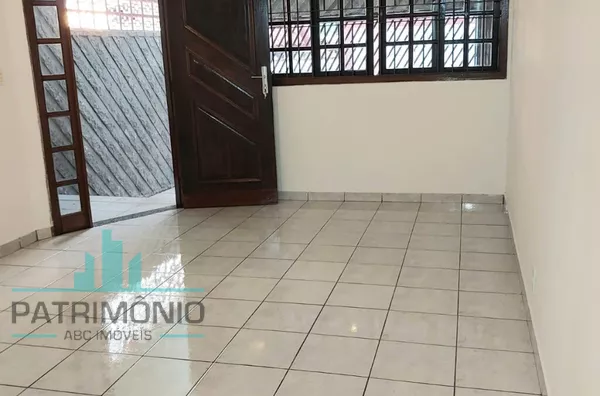 Sobrado com 5x25m² a venda na Vila Valparaíso - Santo André.