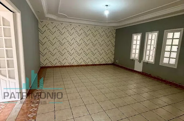 Casa à venda na Vila Scarpelli em Santo André.