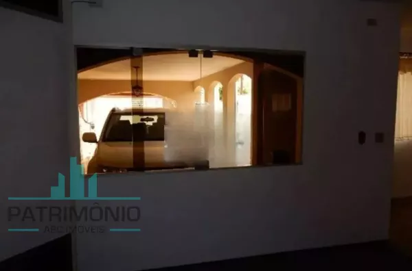 Casa disponível para venda no Bairro Olímpico — São Caetano do Sul!