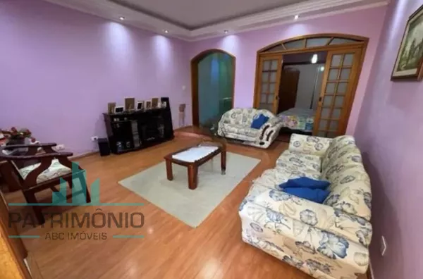 Sala com acesso ao dormitório 1