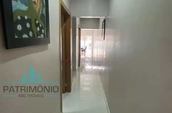 Sobrado à venda no Bairro Campestre em Santo André.