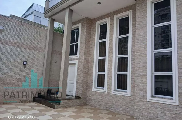  Casa à venda no Bairro Campestre em Santo André.