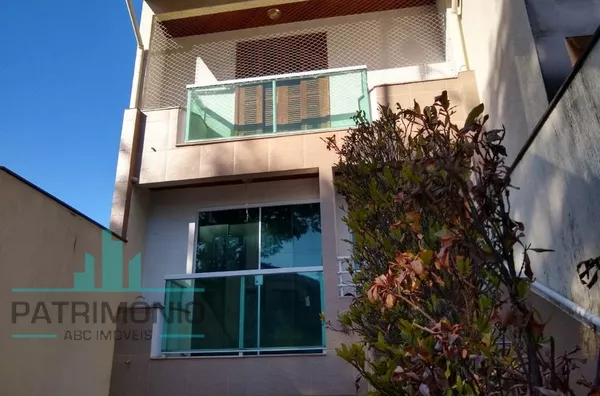 Sobrado de 251m² a venda no Bairro Olímpico em São Caetano do Sul