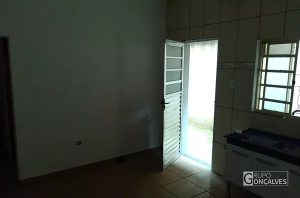 Casa Térrea para Locação no bairro Colônia (zona Leste), 1 dorm, 0 suíte, 1 vagas