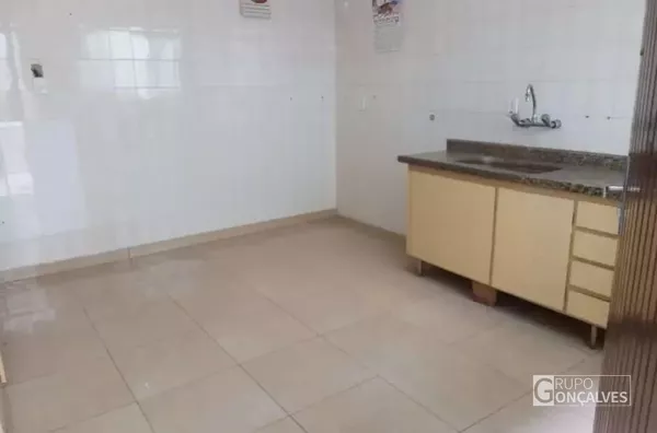 Casa com 7 quartos para alugar na Rua Castelo de Paiva, 51, Jardim Ipanema (Cidade Líder), São Paulo