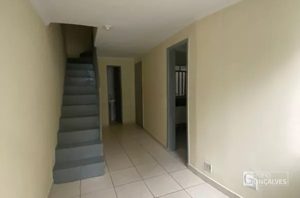 Casa para locação com 2 dormitórios - Jd. Santa Teresinha